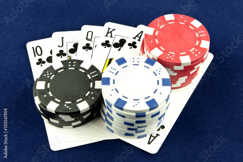 Royal flush poker mn