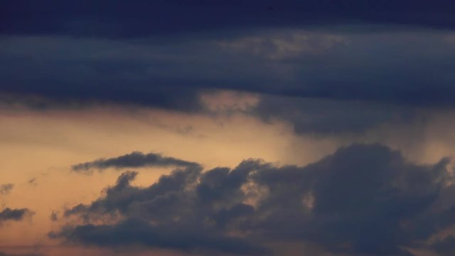 4K・夜明けまじかの雲_3-916