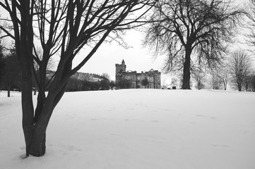 Airthrey Castle, Stirling, in the snow (black and white)