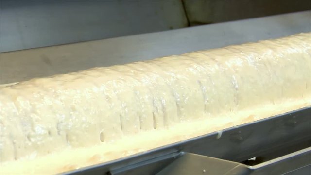 10782 german bakery make baumkuchen cake dough comb dolly
