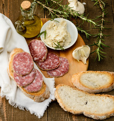 Salame, ambientazione