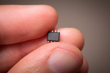 Microchip on fingher