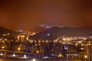 Fototapeta na wymiar Nocne ulice miasta Muszyna.