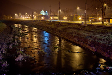 Nocne ulice miasta Muszyna.