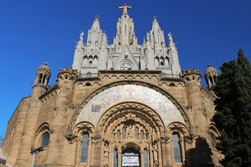 Fototapeta na wymiar Templo Expiatorio del Sagrado Corazón, Tibidabo, Barcelona