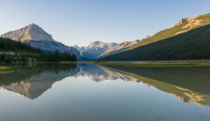 Mount Athabasca from Icefields Parkway, Jasper Nat'l Park, Alber
