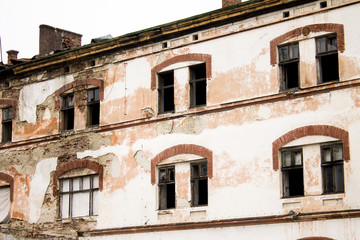 Fototapeta na wymiar Old abandoned building