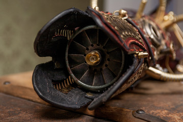 Steampunk Armkanone aus Leder und Messing mit Rauchgenerator