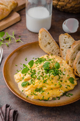 Scrambled eggs with herbs