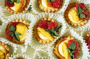 Vintage cupcakes weding