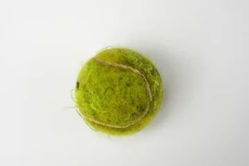 Crédence de cuisine en verre imprimé Sports de balle Old tennis ball with white background