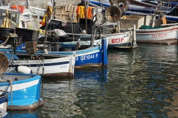 Fototapeta na wymiar fisherman boats in a Italian port