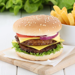 Double Cheeseburger Hamburger und Pommes Frites Fleisch Käse To