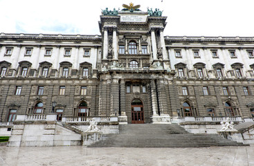 Fototapeta na wymiar Photo view on front of hofburg palace and burggarten, vienna, austria