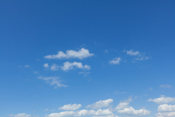 Naklejka na ściany i meble Ciel bleu avec nuage