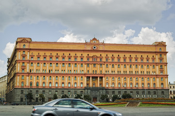 Moscow, Russia - July 5, 2005: Federal Security Bureau at Lubyanka street. Lubyanka is the popular name for the headquarters of the KGB and affiliated prison on Lubyanka Square in Moscow - obrazy, fototapety, plakaty