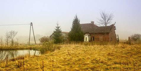 Warmia-opuszczone gospodarstwo © Janusz Lipiński