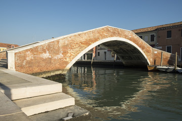 Obraz na płótnie Canvas Isola di Murano, Case Ponte e le barche