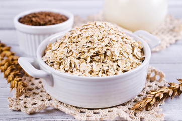 Dry oat flakes