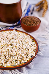 Dry oat flakes