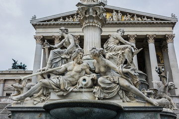 Obraz premium Pallas Athena fountain near Parliament Building. Vienna, Austria