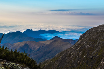 Fototapeta na wymiar Acima das nuvens - Pico da Bandeira