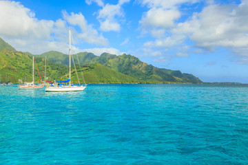 Plakat Beautiful sea and sailing boat in Moorae Island at Tahiti , PAPE