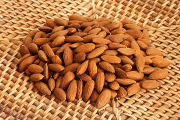 a shelled almonds