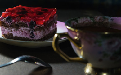 sponge cake with jelly and berries