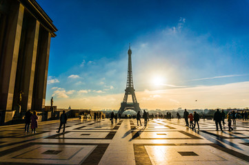 Eiffel Tower Sunrise Trocadero in Paris, France - obrazy, fototapety, plakaty