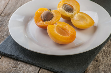 apricot cut