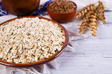 Dry oat flakes