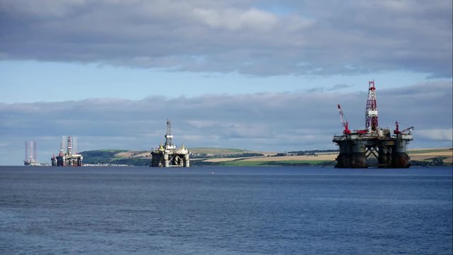 Semi Submersible Oil Rig at Cromarty Firth in Invergordon, Scotland (4K Time Lapse)
