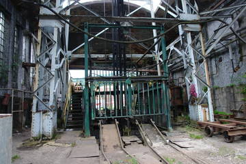 Zona de embarque de un pozo minero ya cerrado