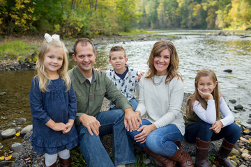 Lifestyle Portrait of a Five Person Family Outdoors