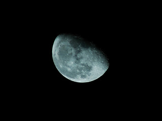 Fase lunare il 69 per cento chiaro - 19 / nov 2016   © bulclicstar