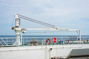Obraz premium Crane on the cargo vessel