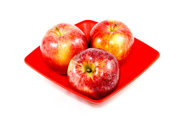 Frische Gesunde Rote Äpfel in der Schale