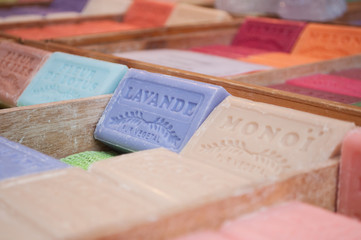 savons de Marseille au marché