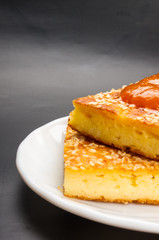 cheesecake with sesame seeds and jam