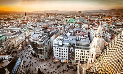 Foto auf Acrylglas Wien Wien bei Sonnenuntergang, Luftbild von über der Stadt