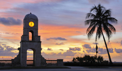 Naklejka premium Sunrise on Palm Beach Island, Florida / Palm Beach Sunrise