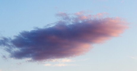 Obraz premium beautiful clouds in the sky at sunset background