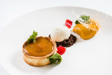 tart with ice cream
