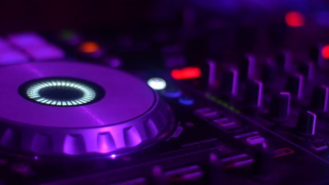 hand Dj in club party