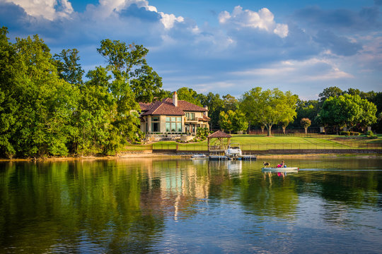 House On The Shore Of Lake Norman, In Cornelius, North Carolina.