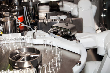 Steriline isolators equipment, robotic asepting compounding system