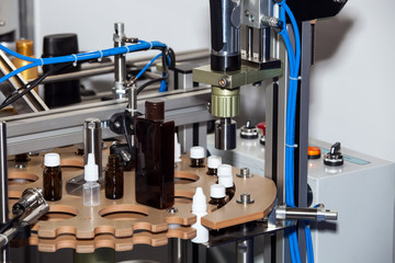 Ampoule filling and sealing machine, equipment in pharmaceutical industry