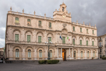 Fototapeta na wymiar Piazza Università, palazzo della cultura
