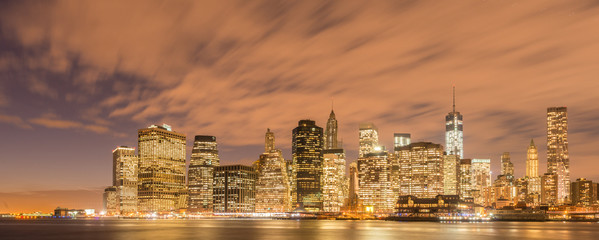 Fototapeta premium View of lower Manhattan from Brooklyn